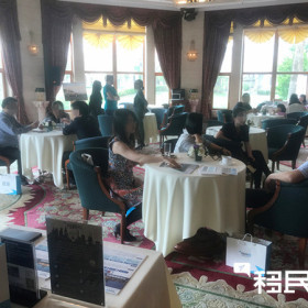 移民帮携手宾利新车试乘试驾，现场带来专业的海外一站式服务