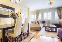 西班牙马德里西北富人区精装雅居-MADA030