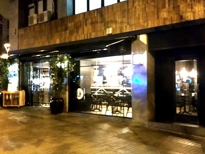 西班牙巴塞罗那市中心繁华商业区著名西餐厅-BCNC034