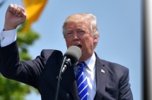 特朗普任性的日子到头了！中期选举结果对移民政策有啥影响？