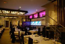 西班牙马德里购物中心对面连锁华丽亚洲餐厅-MADC024