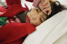 马蓉持刀大闹宝强家，这对美宝父母离婚对美籍孩子影响几何？