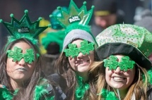 Amazing！这个周末，这些人都在抢着戴绿帽子？