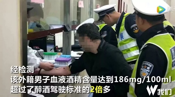 老外酒驾被查耍赖!交警的反应获得网友疯狂点赞,干得漂亮!