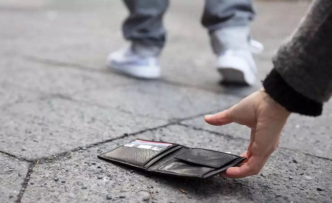 老爸的钱包丢了,再次刷新我对加拿大的认知!