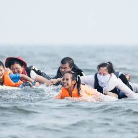 看到美国孩子暑假要做的100件事，中国孩子都哭了…