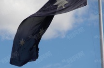 连国旗上都打着补丁，澳洲这个发达国家为啥这么“穷”？