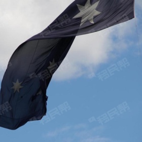 连国旗上都打着补丁，澳洲这个发达国家为啥这么“穷”？