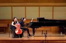 中国女留学生买两张票，还是连人带琴被赶下飞机！ 只因…