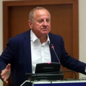 希腊不止有购房移民，投资股票、债券、基金等也将有望获身份