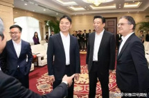 刘强东已回国，又被曝涉嫌一级强奸重罪，美国警方弄啥嘞？