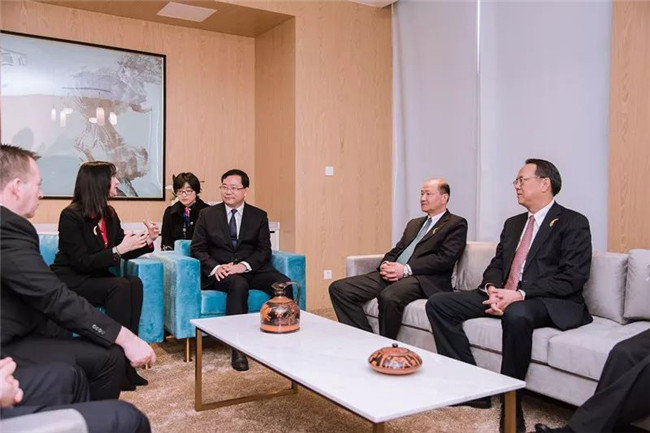 希腊国家馆落户上海自贸区，移民帮一行参加开馆仪式
