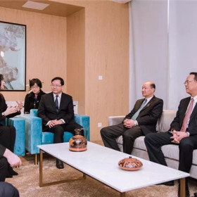 希腊国家馆落户上海自贸区，移民帮一行参加开馆仪式