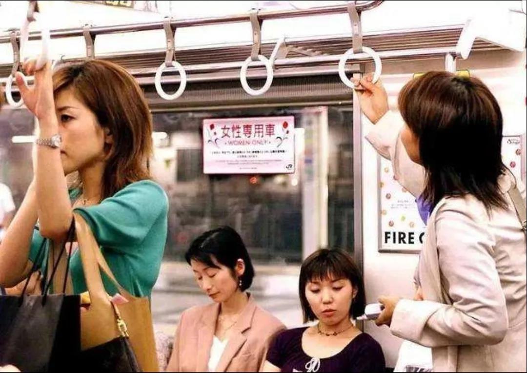 没想到这个过分规矩的国家，竟让我格外舒服！