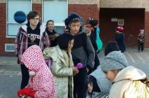 女儿8岁时跟我一起远赴加拿大，如今的她已经赚到了人生“第一桶金”