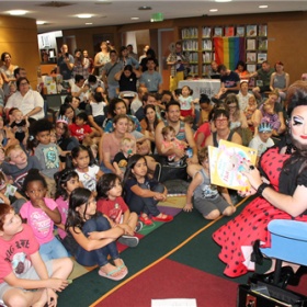 出生第一天就读书！美国人为何如此重视幼儿阅读？