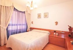 西班牙马德里南部扩展区魔术盒体育场阳光大三居-YMU-V771