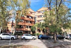 西班牙马德里西南生活区公园旁顶层阳光大三居-YMO-V626