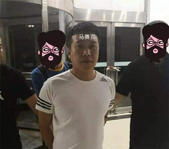 女孩深夜街头遭暴打：对不起，别再宣扬“深夜出门撸串”安全感了