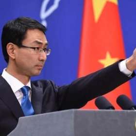 华人组团海外扮乞丐骗钱，外交部怒批！请不要做那给祖国抹黑的人