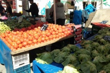 希腊出租车司机一人养活一家六口，还打算再要一个孩子，哪来的勇气？