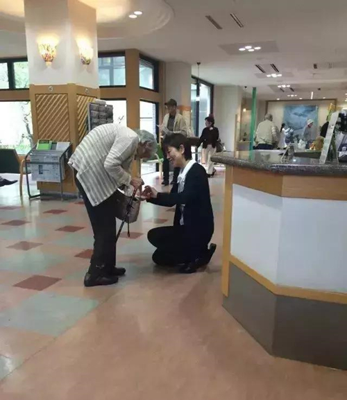 在日本，将天价白血病新药纳入医保不算啥，没钱也能先治病！