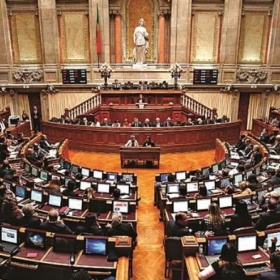 葡萄牙总统批准《国籍法》：父母住满一年，当地出生的子女即可入籍！