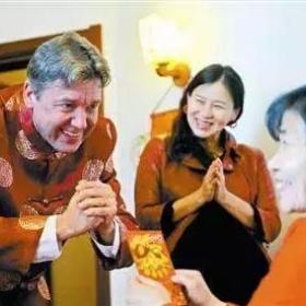 要过年了,那些洋媳妇洋女婿有多紧张？都去发帖求助了！