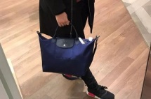 你在买轻奢品的时候,中国最富裕的1%,把钱花在了这里！