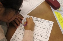 美国孩子新年也立Flag，这是他们的开学第一课！