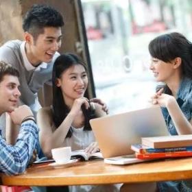 因为疫情，华人在海外遭到歧视怎么办？