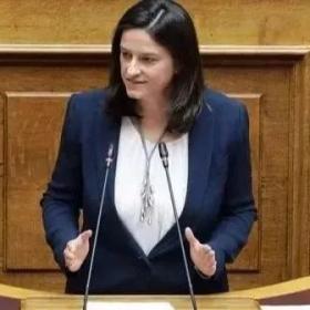 希腊计划吸引数万名中国学生：拥有一张永居卡，欧洲名牌大学挑着读！