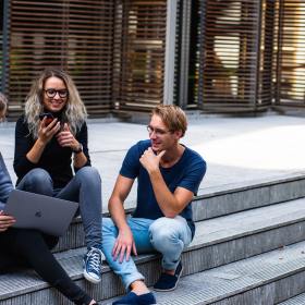 中国留学生要不要回国避疫？如何回国？听听中国驻纽约总领馆及医生怎么说