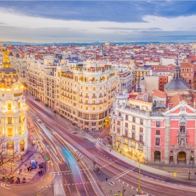 热门问答|西班牙长居、永居、入籍享受福利有何区别？除了50万欧还有其他移民方式吗？