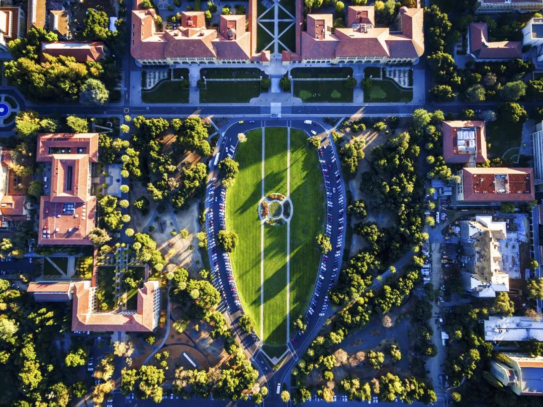 斯坦福大学曾经差点破产，是什么拯救了一代名校？