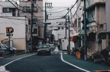 为了陪孙子，这个60多岁的老人去了“讨厌”的日本，却被深深感动了