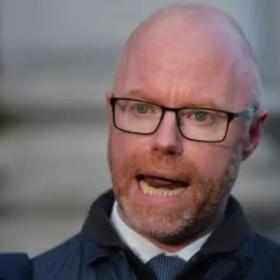 爱尔兰计划3月底前完成70万人疫苗接种工作