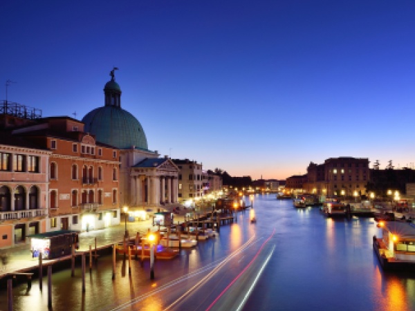 圣卢西亚投资入籍政策