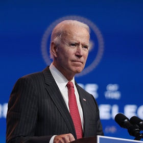 美国人口十年增长7.4%，出生率骤降，移民机会大增，人数或将提高1/3