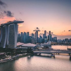 2023世界富裕国家排行出炉，新加坡人均GDP超21.6万新元居首