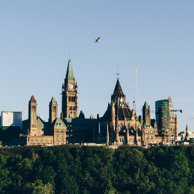 一周资讯 | 中国恢复审发外国人各类赴华签证，美加取消中国旅客入境新冠检测