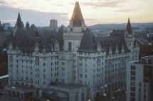 一周资讯 | 香港人才计划需申报有无犯罪记录，加拿大EE再度单抽省提名类别