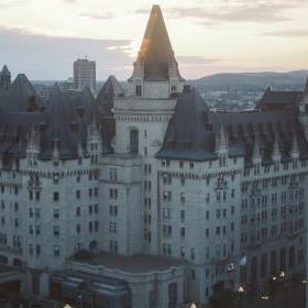 一周资讯 | 香港人才计划需申报有无犯罪记录，加拿大EE再度单抽省提名类别