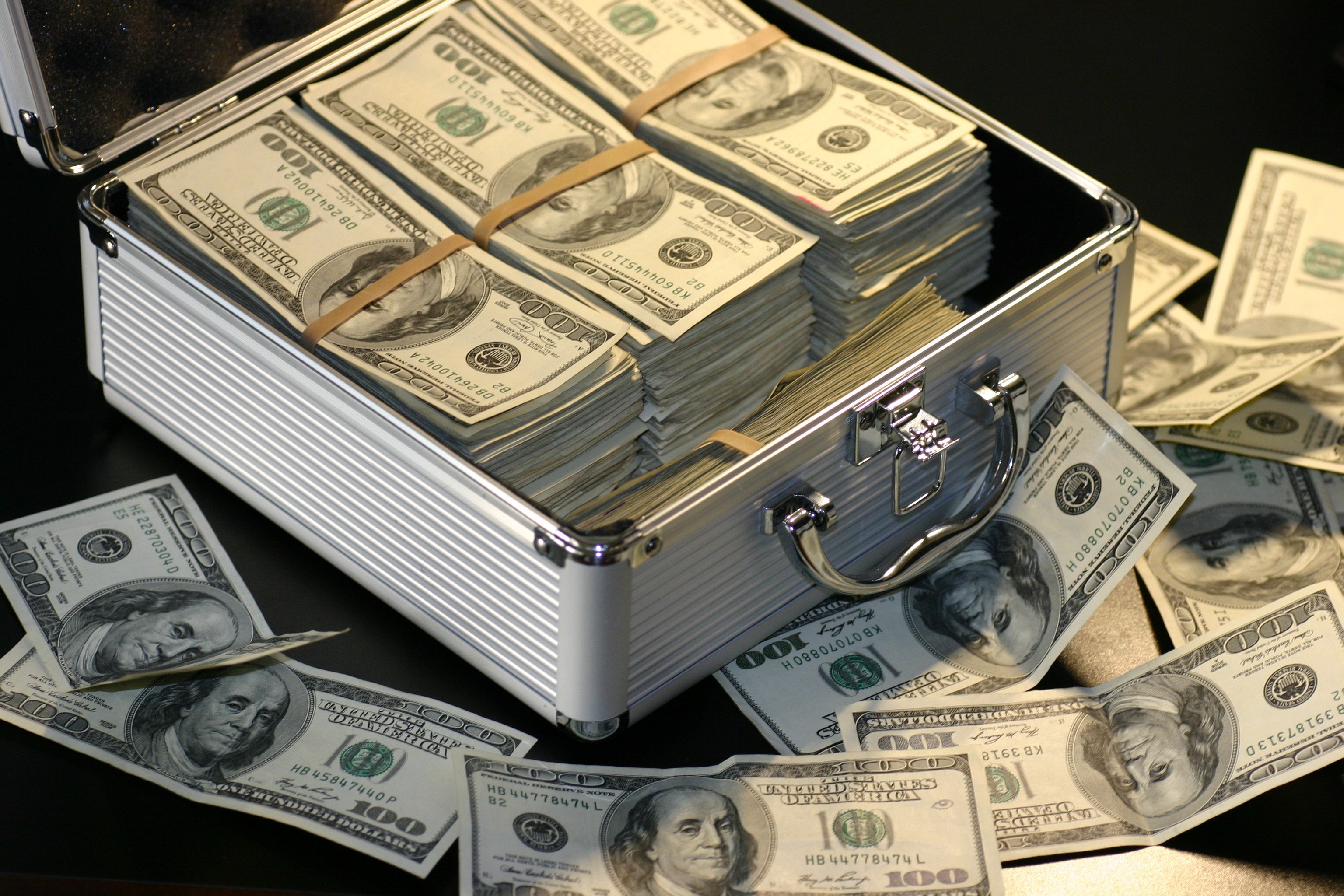 出入境攻略 | 盘点各国出入境可携带的现金额度