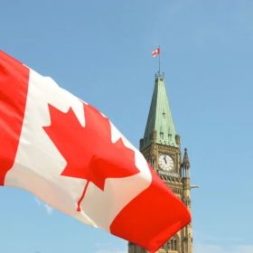 移民帮2023年加拿大移民数据公布！创纪录获批超47万新移民，省提名获批达10万人