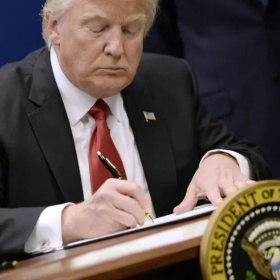 特朗普上任大动作：预计将签逾百行政令，废除多项拜登政策