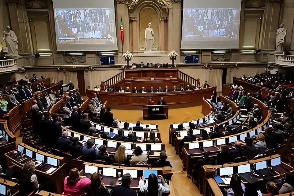 十年入籍时代开启？葡萄牙新国籍法已获议会通过！