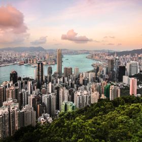 移民帮37%→64%！一年增近七成，内地家庭为子女教育盯上香港？